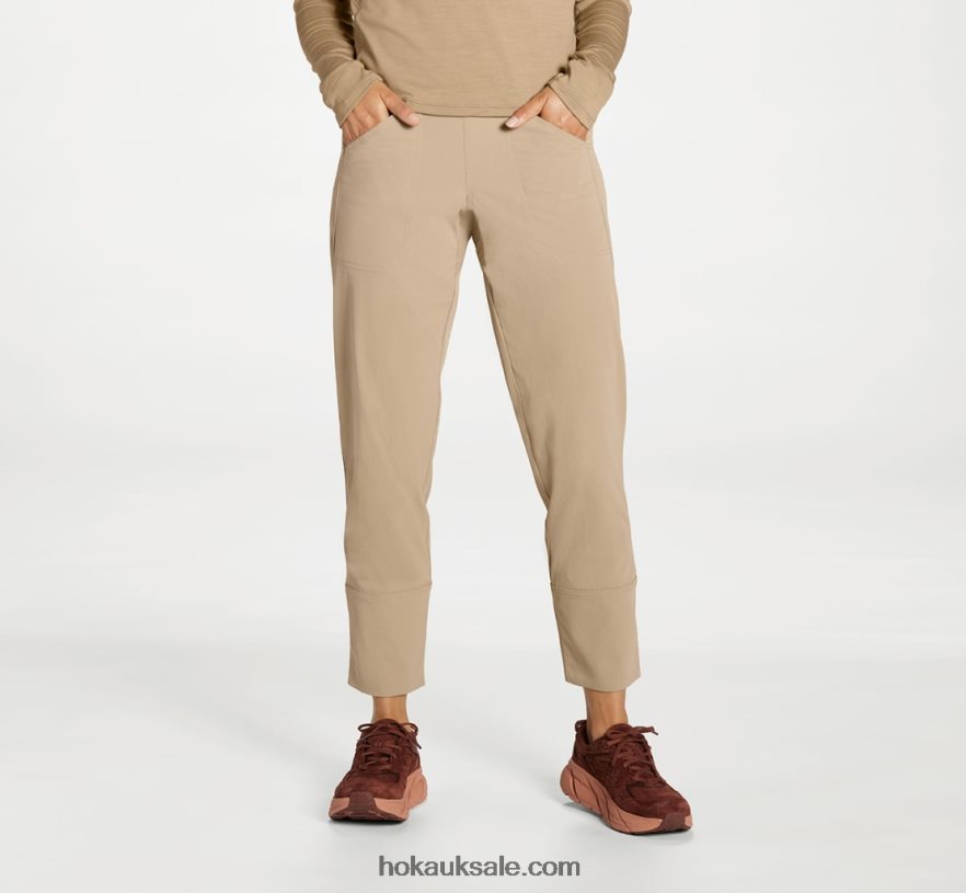 XHPD4N360 Transport Pant Women Dune Hoka